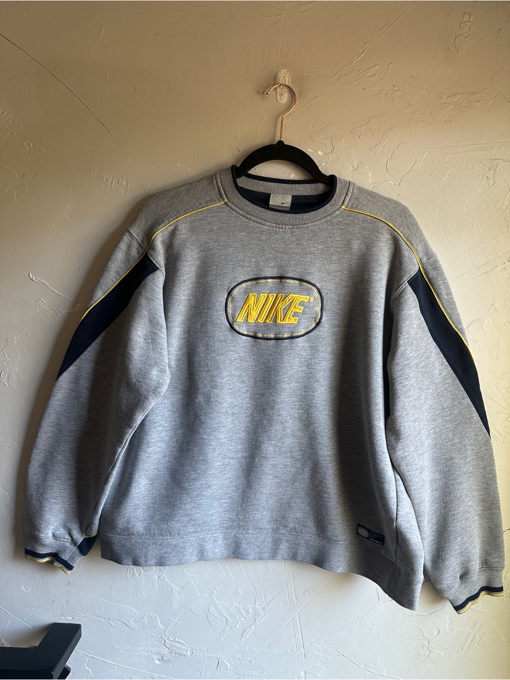 Vintage Nike Y2K Sweatshirt Gray Embroidered Logo Streetwear Athletic Pullover M